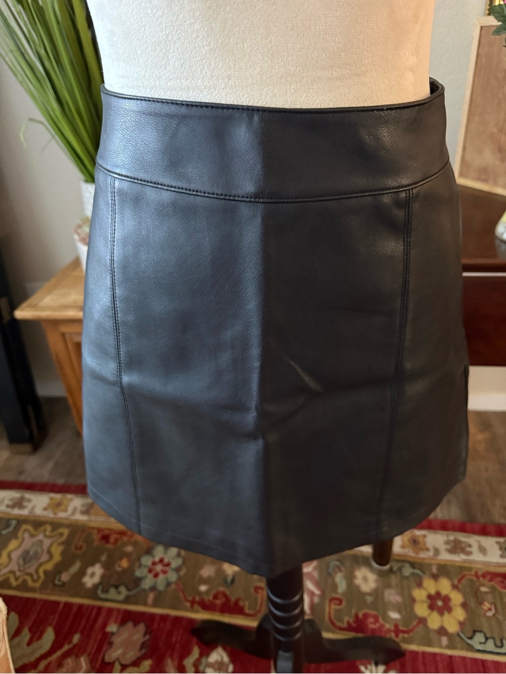 Forever 21 Black Faux Leather Mini Skirt